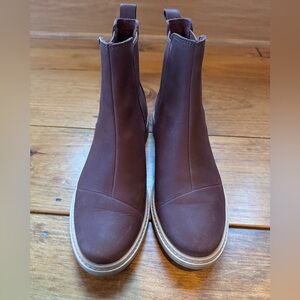 Toms Charlie Boot in dark brown and size 10.